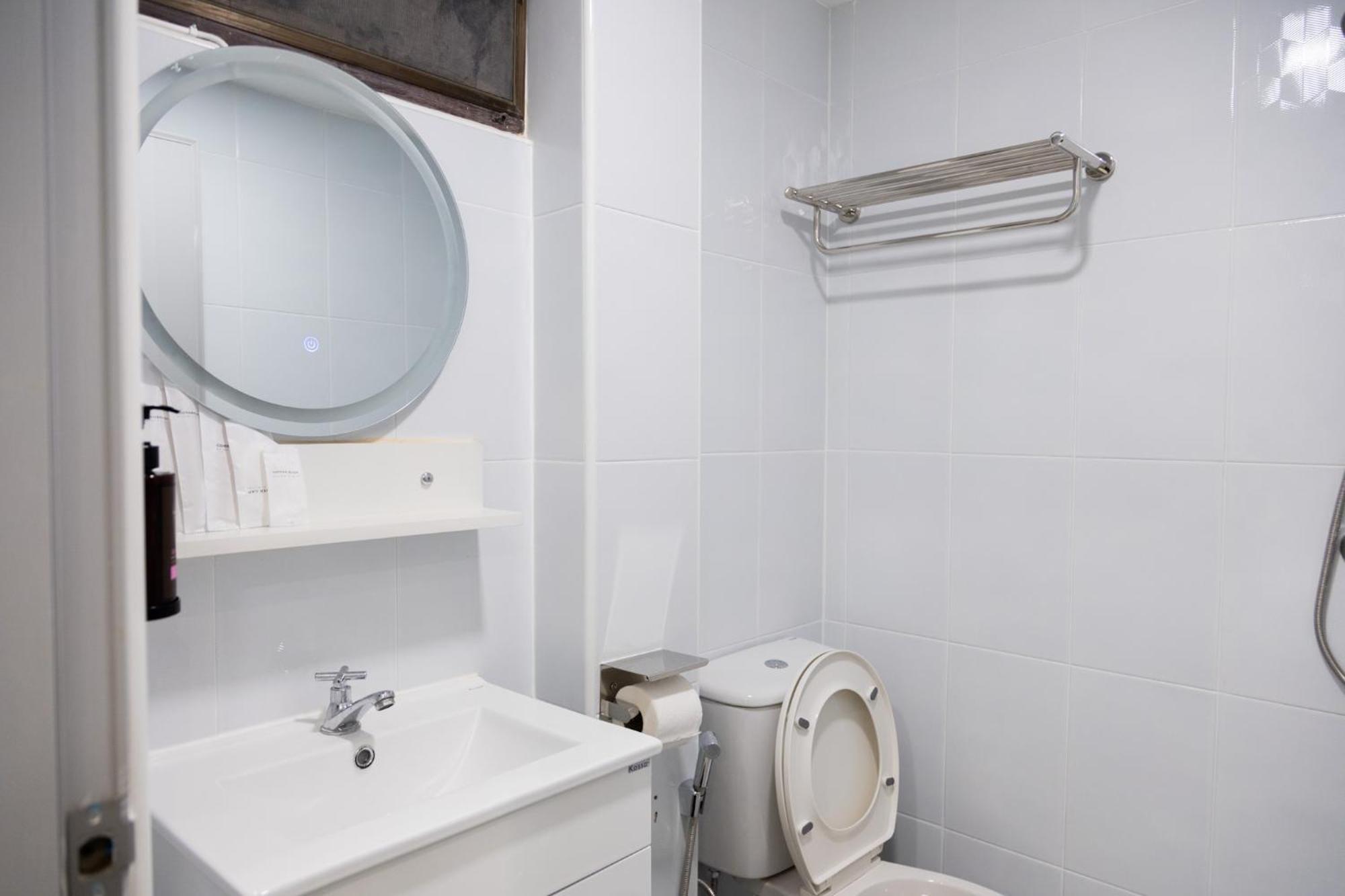 Cozy Stay Inn Bangkok Extérieur photo