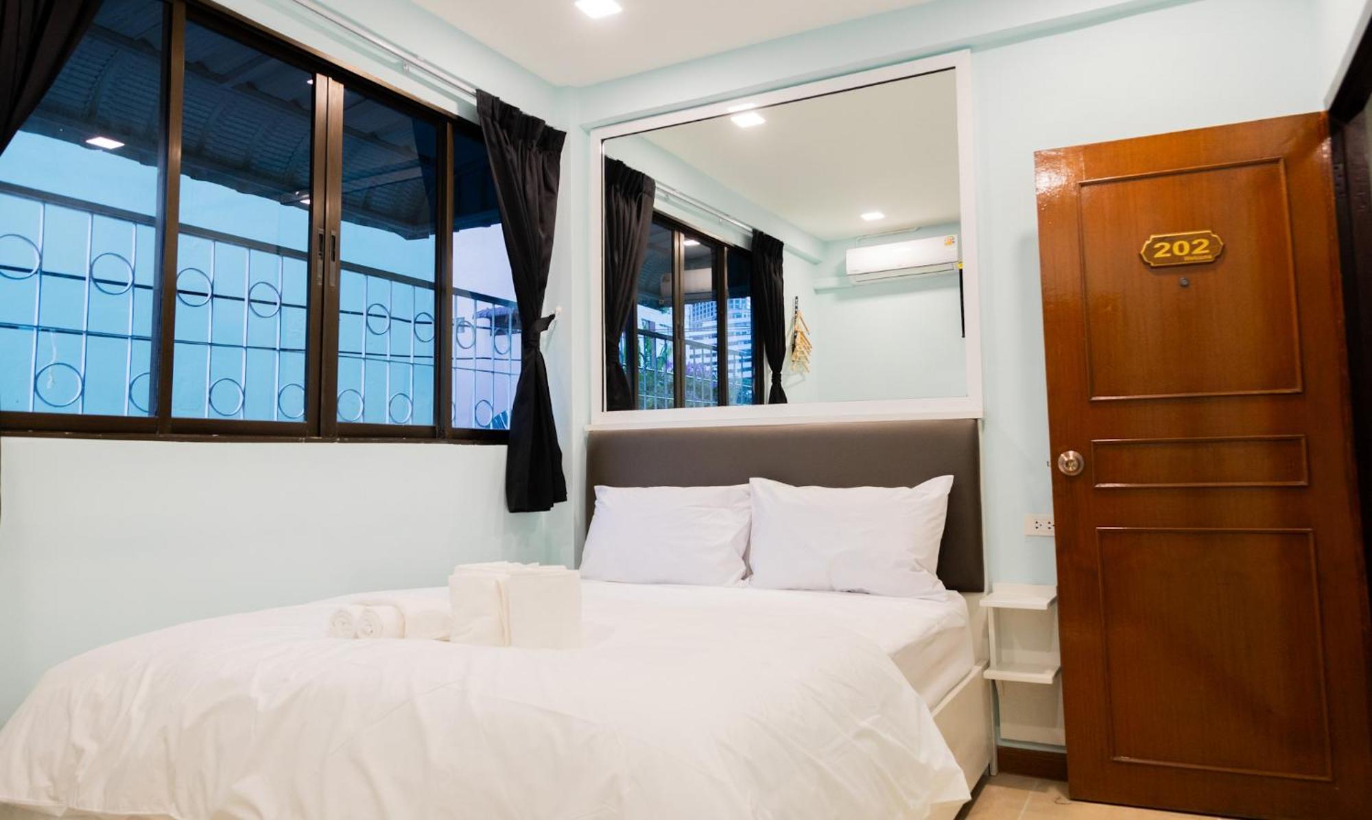 Cozy Stay Inn Bangkok Extérieur photo